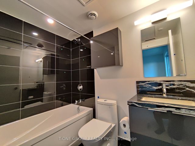 2212 - 230 Simcoe St