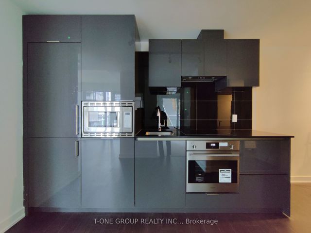 2212 - 230 Simcoe St