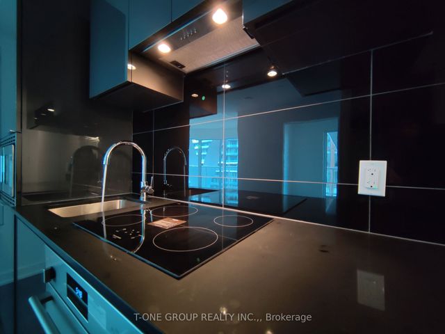2212 - 230 Simcoe St