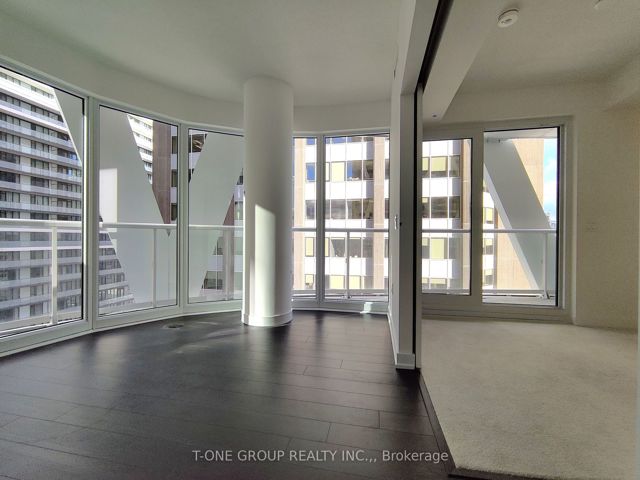 2212 - 230 Simcoe St