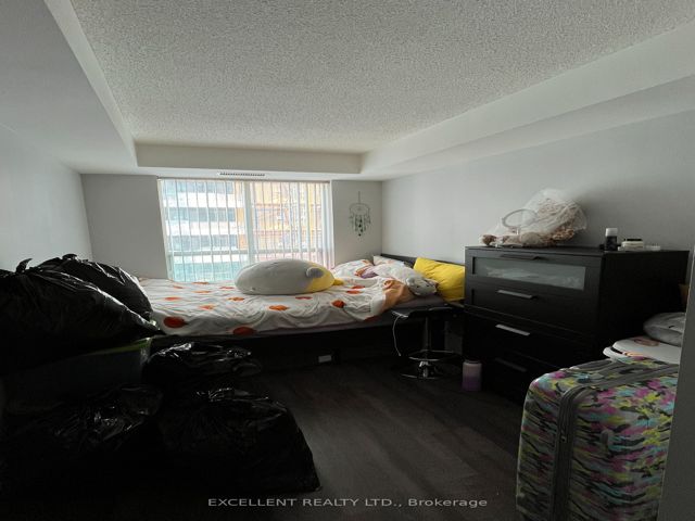 911 - 28 Olive Ave