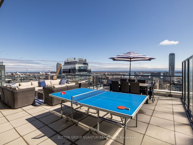 LPH03 - 400 Adelaide St E