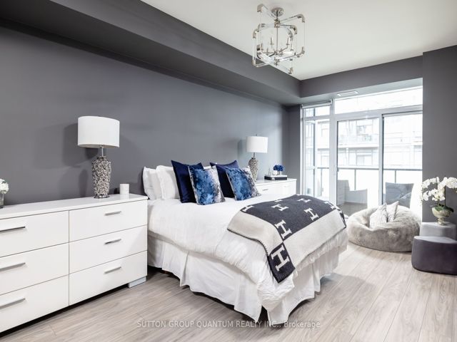 LPH03 - 400 Adelaide St E