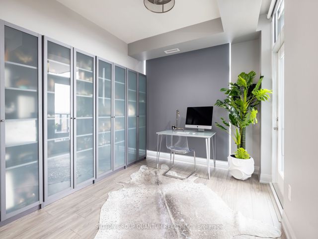 LPH03 - 400 Adelaide St E