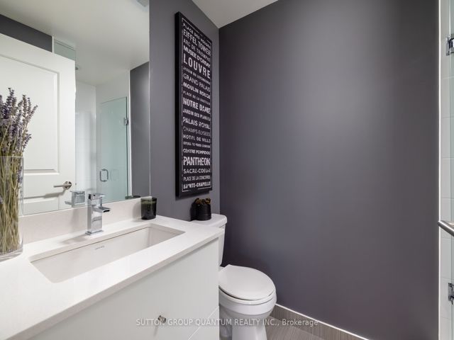 LPH03 - 400 Adelaide St E