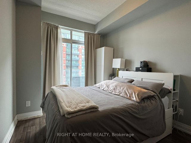 615E - 555 Wilson Ave