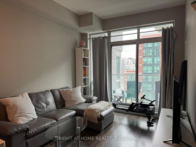615E - 555 Wilson Ave