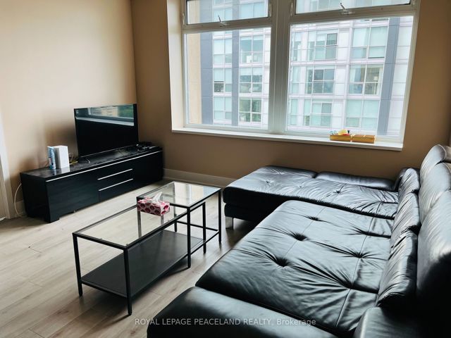 1607 - 111 St Clair Ave W