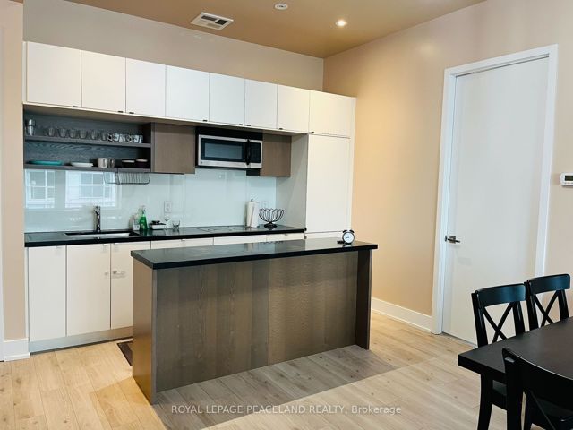 1607 - 111 St Clair Ave W