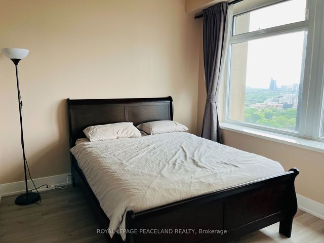 1607 - 111 St Clair Ave W