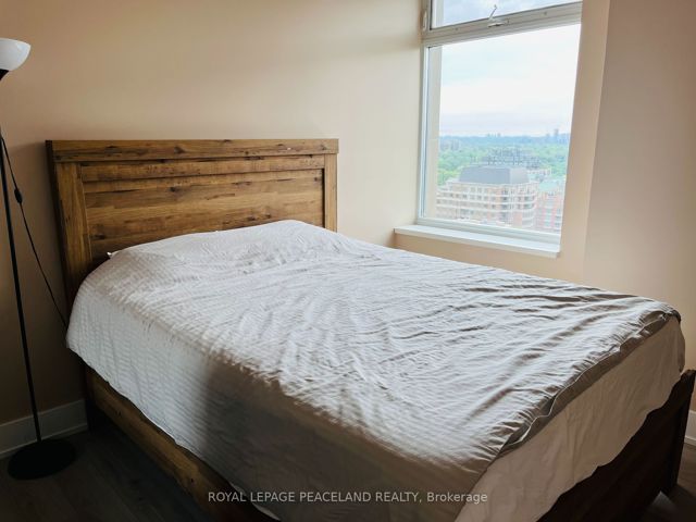 1607 - 111 St Clair Ave W
