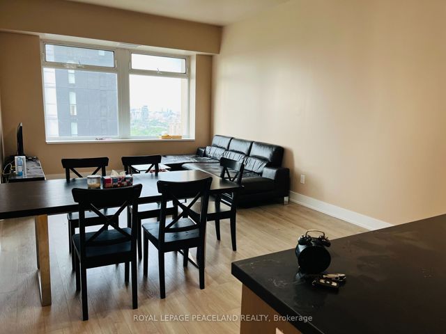 1607 - 111 St Clair Ave W