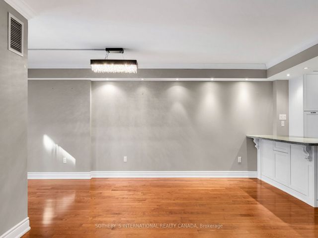 2108 - 33 University Ave