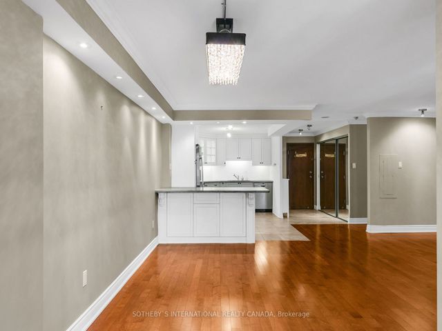 2108 - 33 University Ave