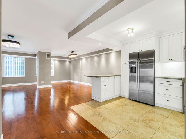 2108 - 33 University Ave
