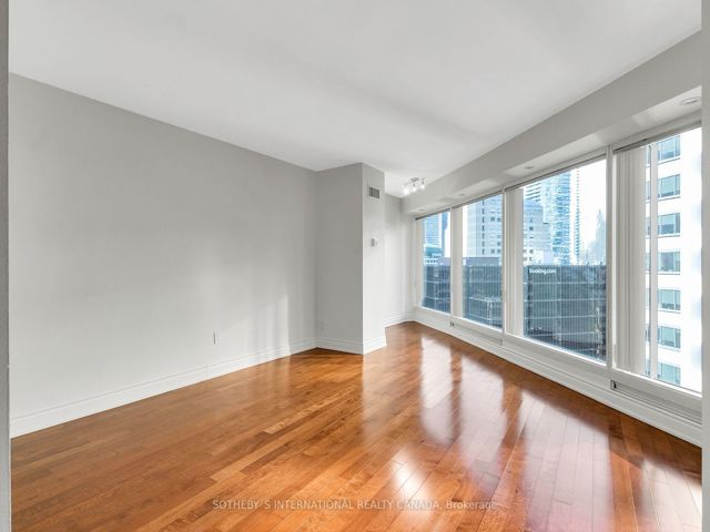 2108 - 33 University Ave