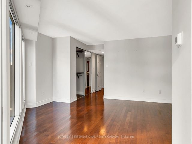 2108 - 33 University Ave