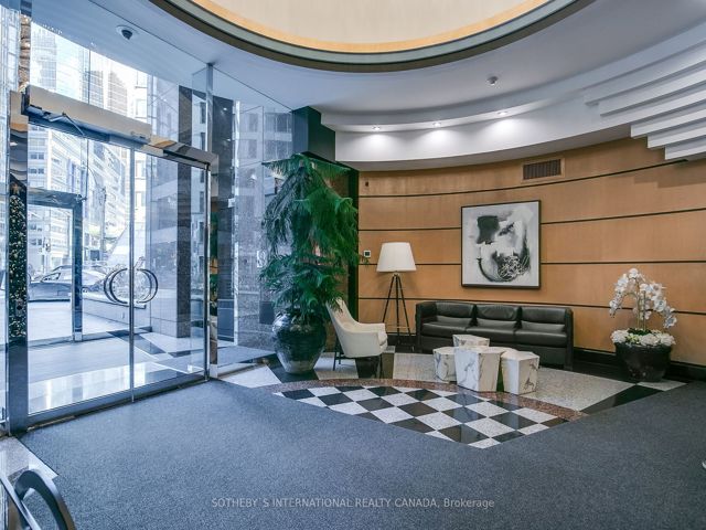 2108 - 33 University Ave