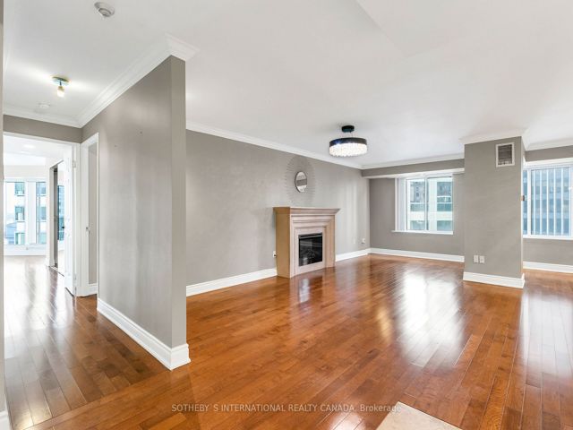 2108 - 33 University Ave