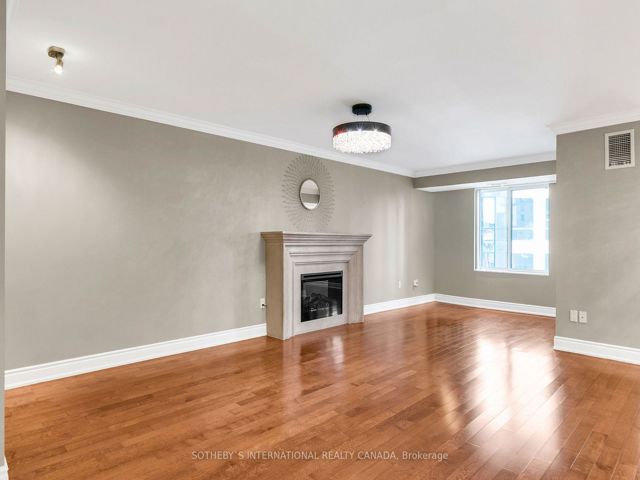 2108 - 33 University Ave