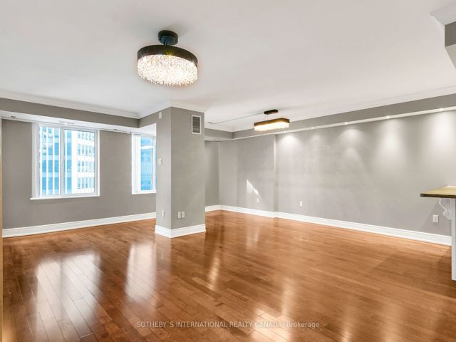 2108 - 33 University Ave