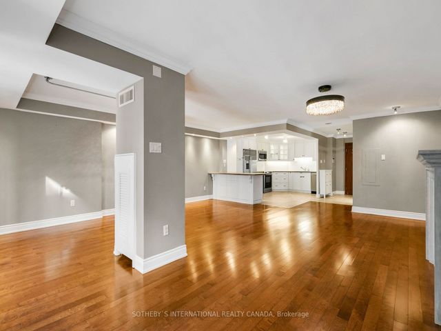 2108 - 33 University Ave