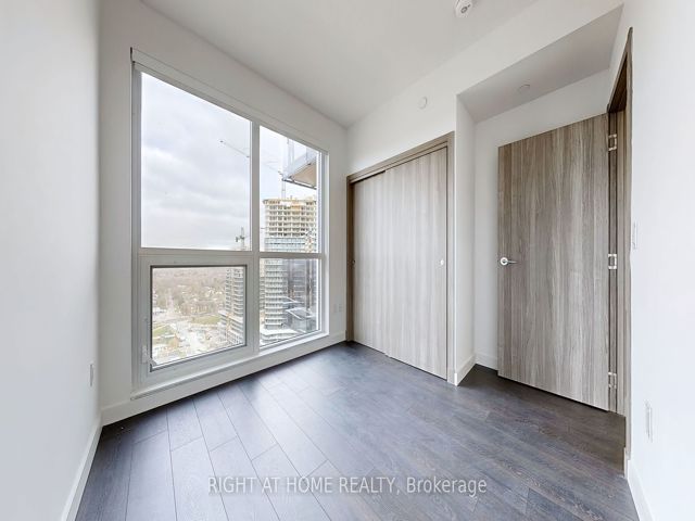 2307 - 27 Mcmahon Dr