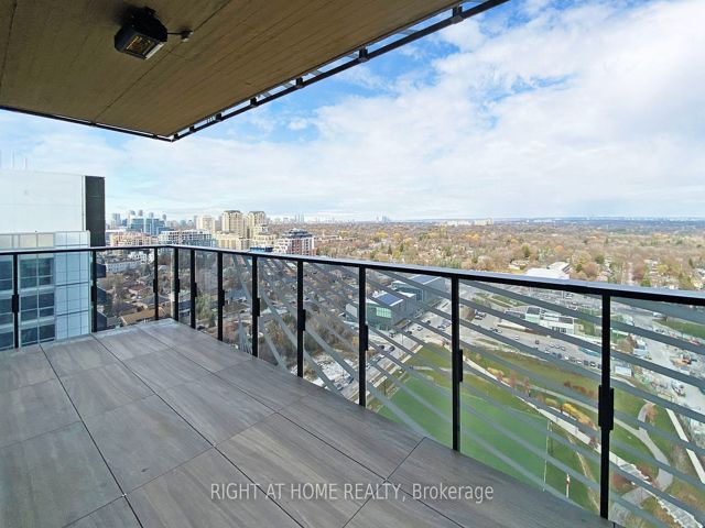 2307 - 27 Mcmahon Dr