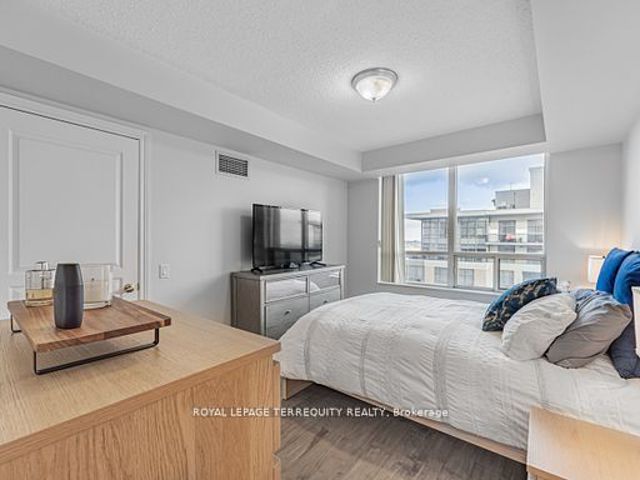 1719 - 15 Northtown Way