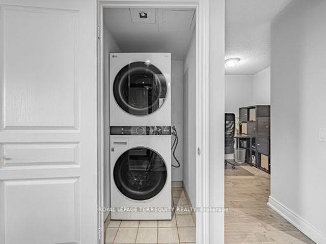 1719 - 15 Northtown Way