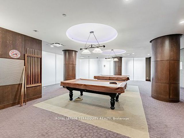 1719 - 15 Northtown Way