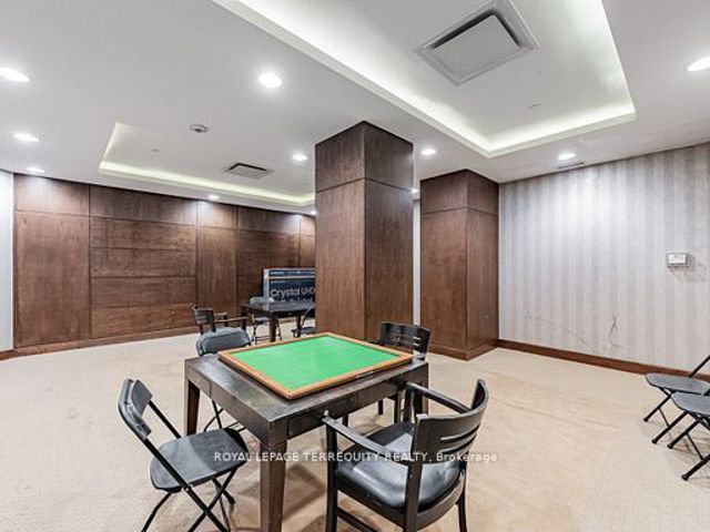 1719 - 15 Northtown Way