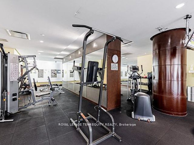 1719 - 15 Northtown Way