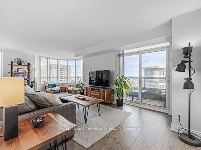 1719 - 15 Northtown Way