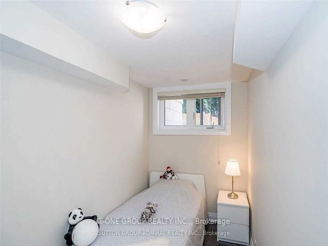 102 - 23 Eldora Ave