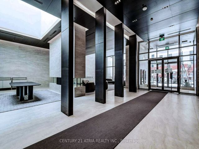 1710 - 2221 Yonge St