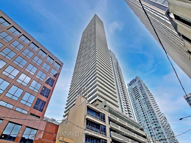 1710 - 2221 Yonge St