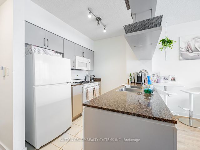 709 - 5 Mariner Terr
