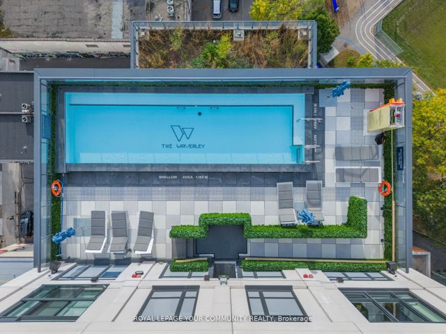 402 - 484 Spadina Ave