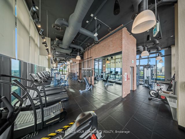 402 - 484 Spadina Ave