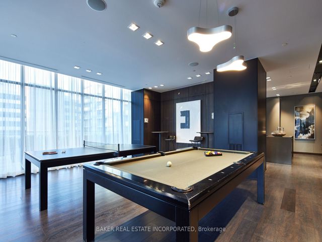 1115 - 15 Roehampton Ave