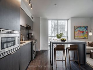 1115 - 15 Roehampton Ave