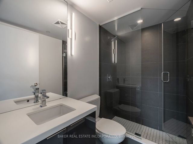 1115 - 15 Roehampton Ave