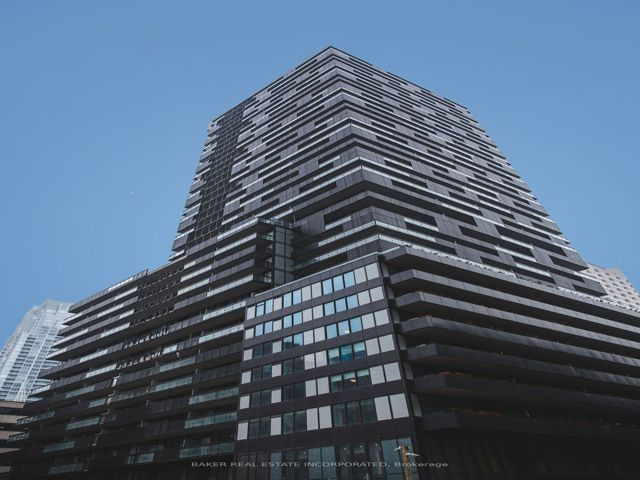 1115 - 15 Roehampton Ave