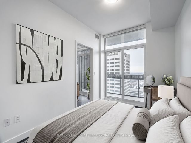 3303 - 15 Roehampton Ave