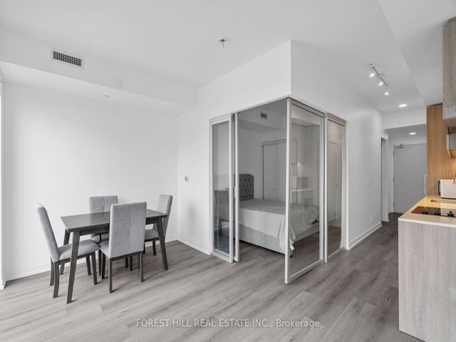 331 - 2020 Bathurst St