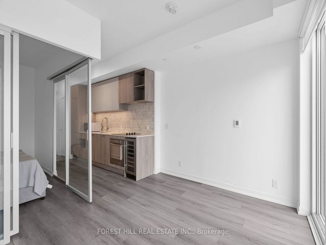 331 - 2020 Bathurst St