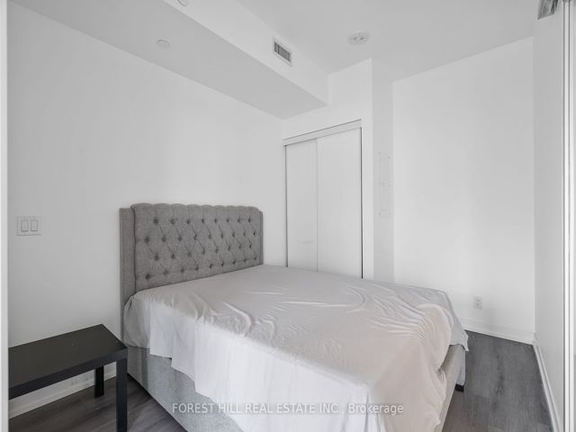 331 - 2020 Bathurst St