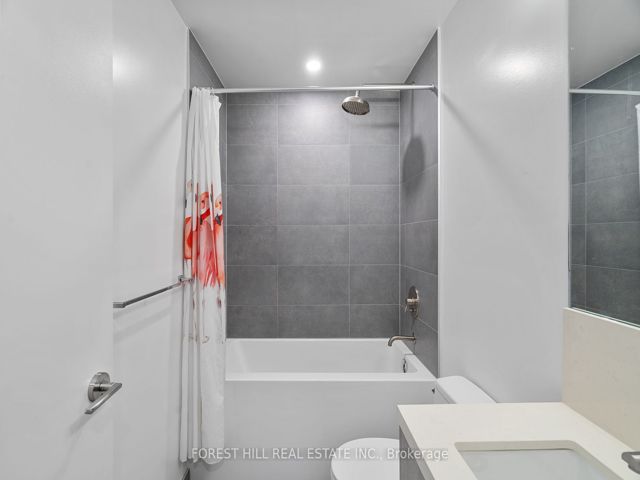 331 - 2020 Bathurst St