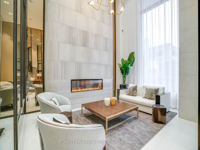 331 - 2020 Bathurst St